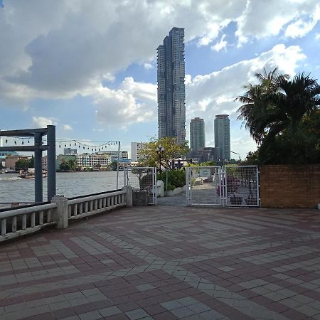 Baan Sathorn Riverfront Bangkok Exteriör bild