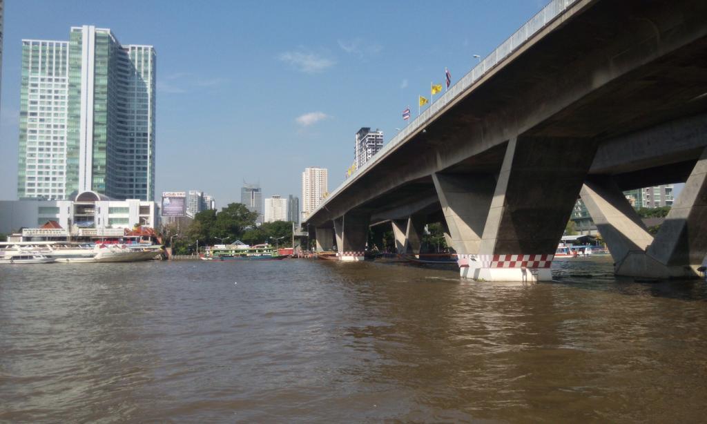 Baan Sathorn Riverfront Bangkok Rum bild