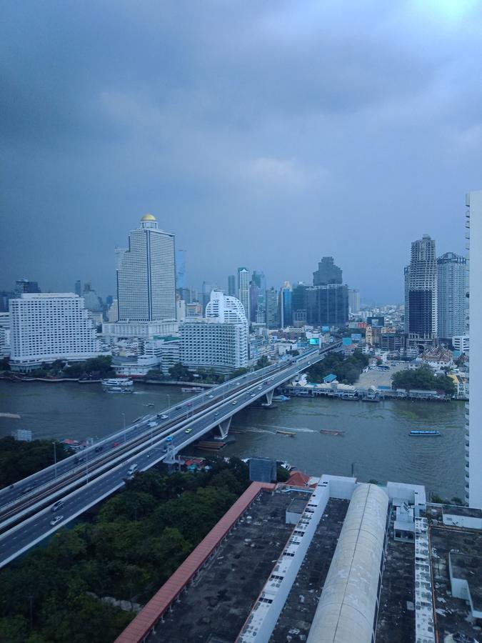 Baan Sathorn Riverfront Bangkok Exteriör bild
