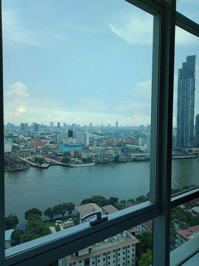 Baan Sathorn Riverfront Bangkok Exteriör bild