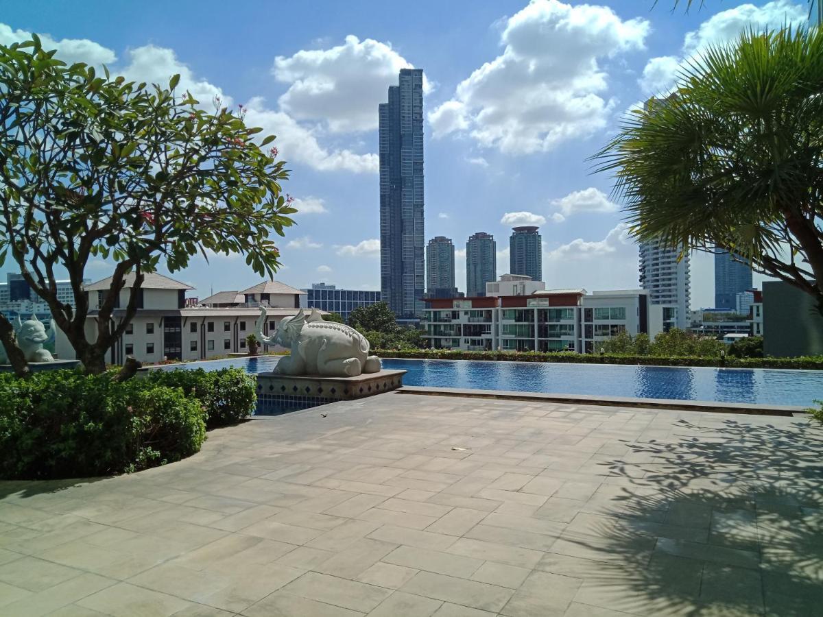 Baan Sathorn Riverfront Bangkok Exteriör bild