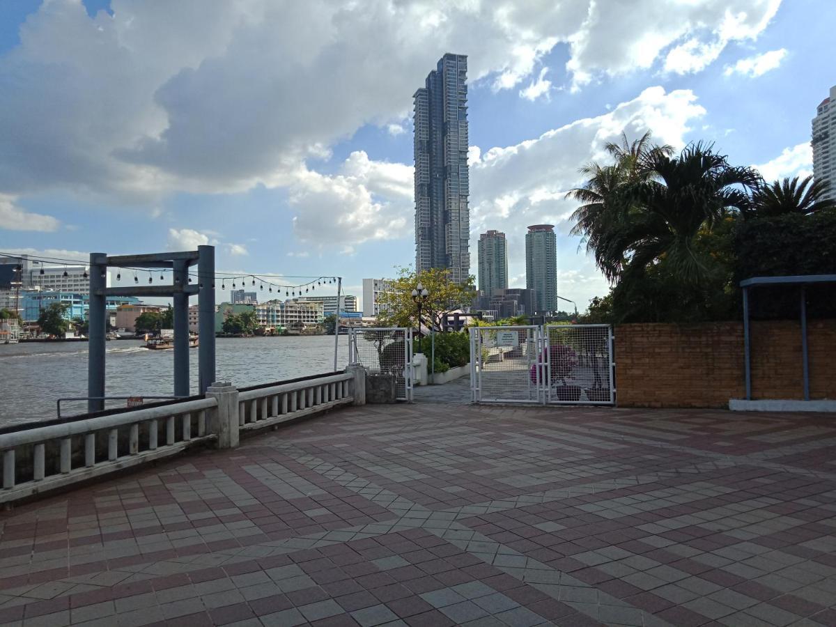 Baan Sathorn Riverfront Bangkok Exteriör bild